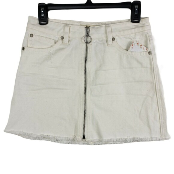 Free People Skirt Size 25 White Jeans Denim "Mini Zip It up" - Picture 1 of 5